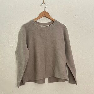 Elegant Silver Gray Crew Neck Sweater